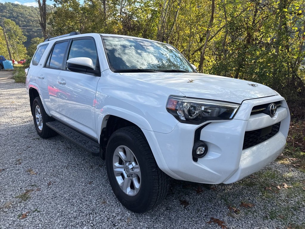 2024 Toyota 4Runner SR5 photo 3