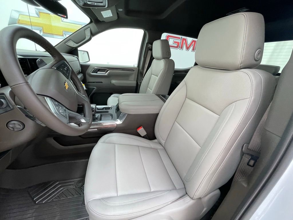 2026 Chevrolet Silverado 1500 LTZ - Photo 14