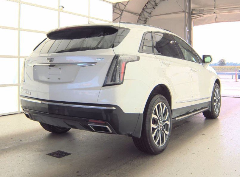 2023 Cadillac XT5 Sport photo 2