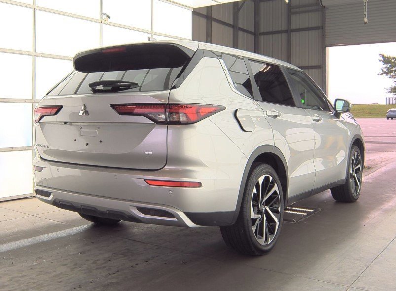 Used 2024 Mitsubishi Outlander SE with VIN JA4J4VA80RZ043928 for sale in Hazard, KY