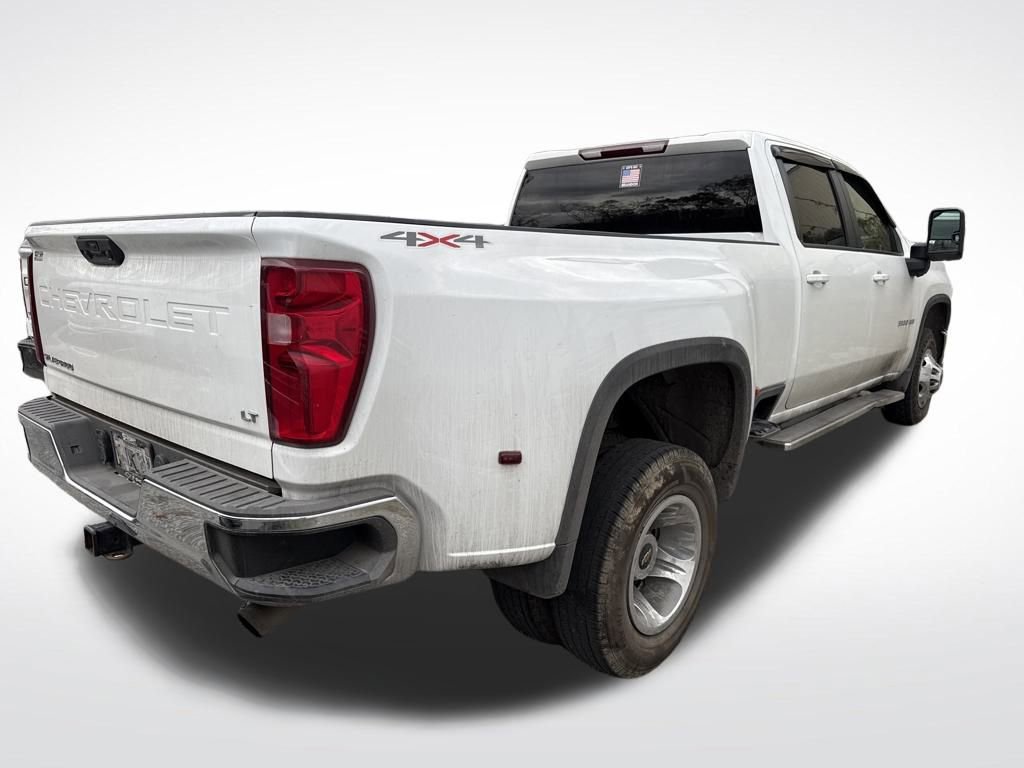 2022 Chevrolet Silverado 3500HD LT photo 3