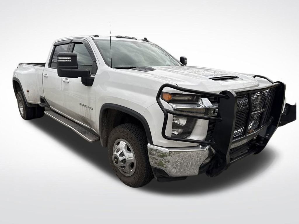2022 Chevrolet Silverado 3500HD LT photo 2