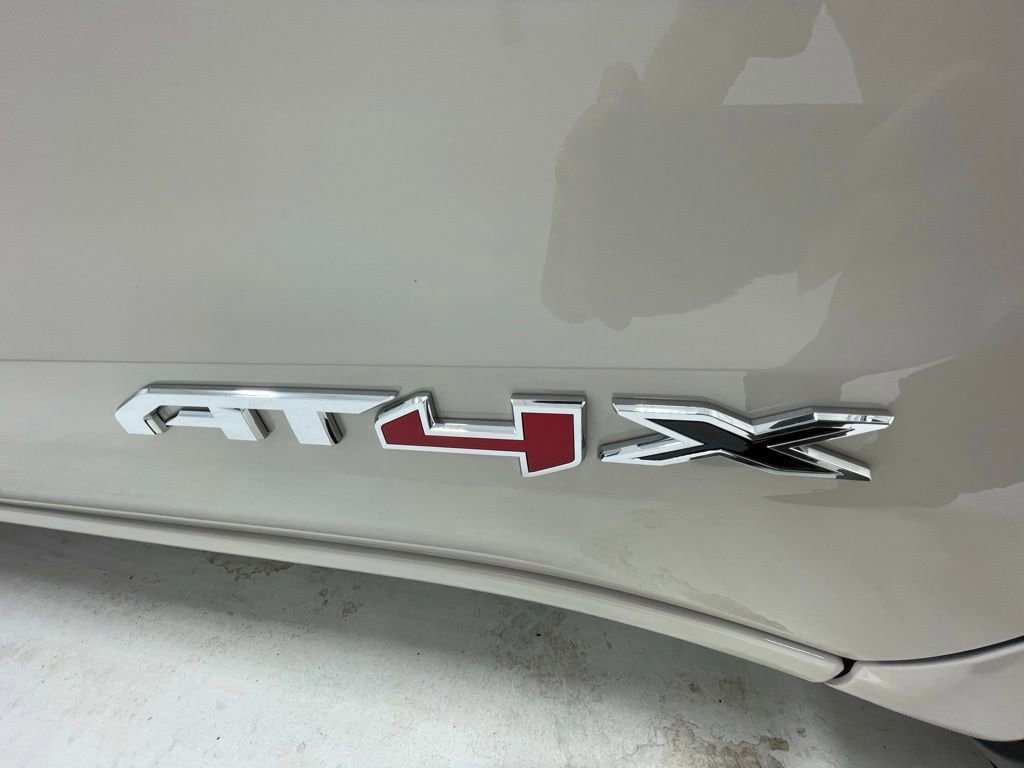 2026 GMC Sierra 1500 AT4X - Photo 7