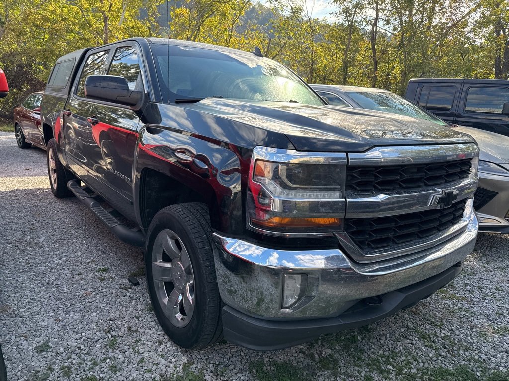 2018 Chevrolet Silverado 1500 LT photo 2