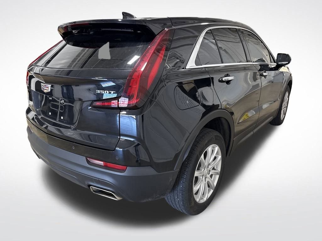 2023 Cadillac XT4 Luxury photo 3
