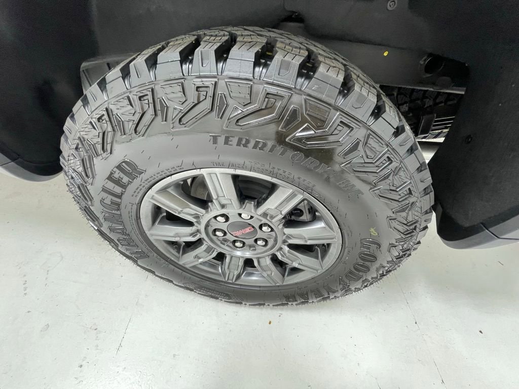 2026 GMC Sierra 1500 AT4X - Photo 13