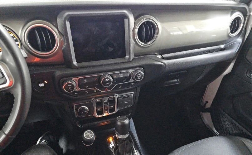 2023 Jeep Gladiator Overland photo 2