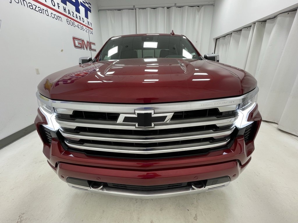2025 Chevrolet Silverado 1500 High Country photo 2