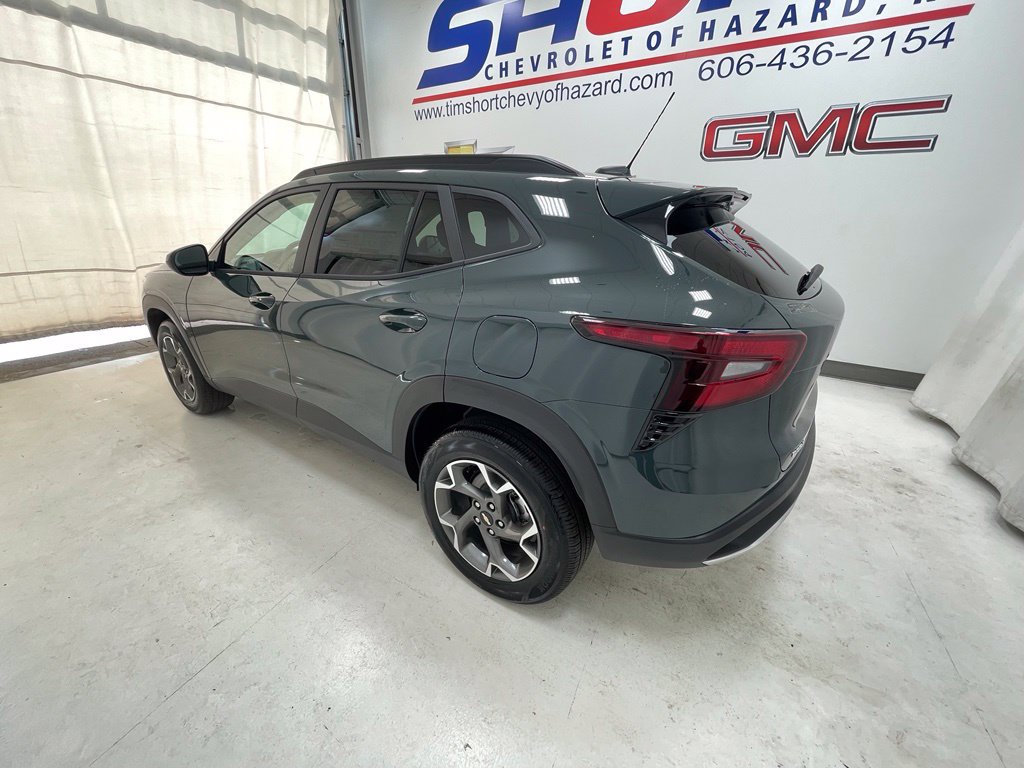 2026 Chevrolet Trax LT - Photo 8