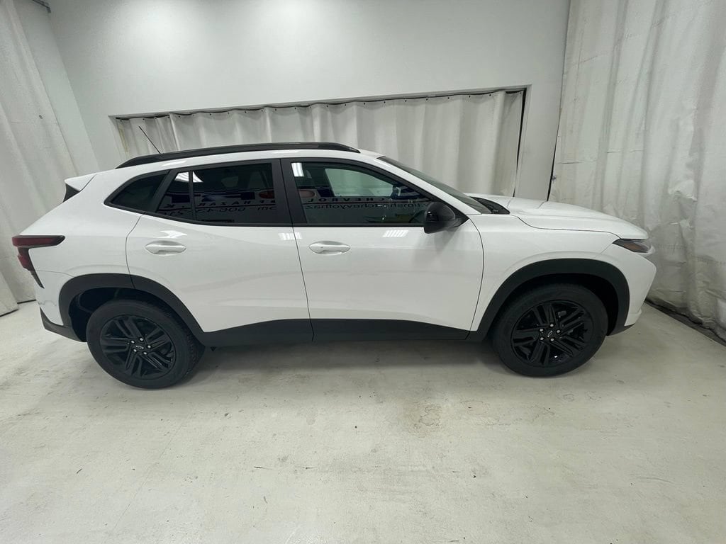 2026 Chevrolet Trax Activ - Photo 4