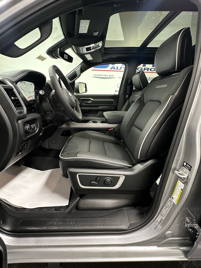 2026 RAM 1500 Laramie - Photo 10