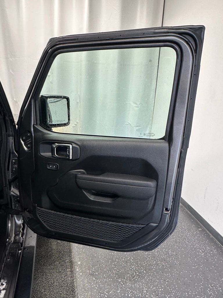 2025 Jeep Gladiator Sport S - Photo 16