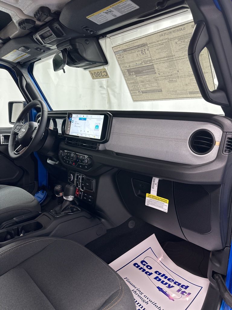 2025 Jeep Gladiator Willys - Photo 18