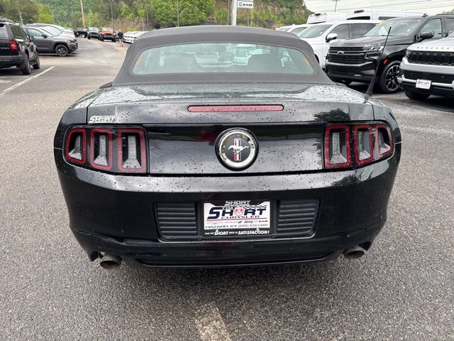 2014 Ford Mustang Convertible photo 3