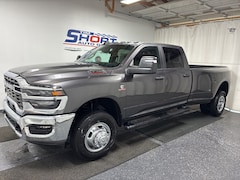 2026 Ram 3500 TRADESMAN CREW CAB 4X4 8' BOX Pickup