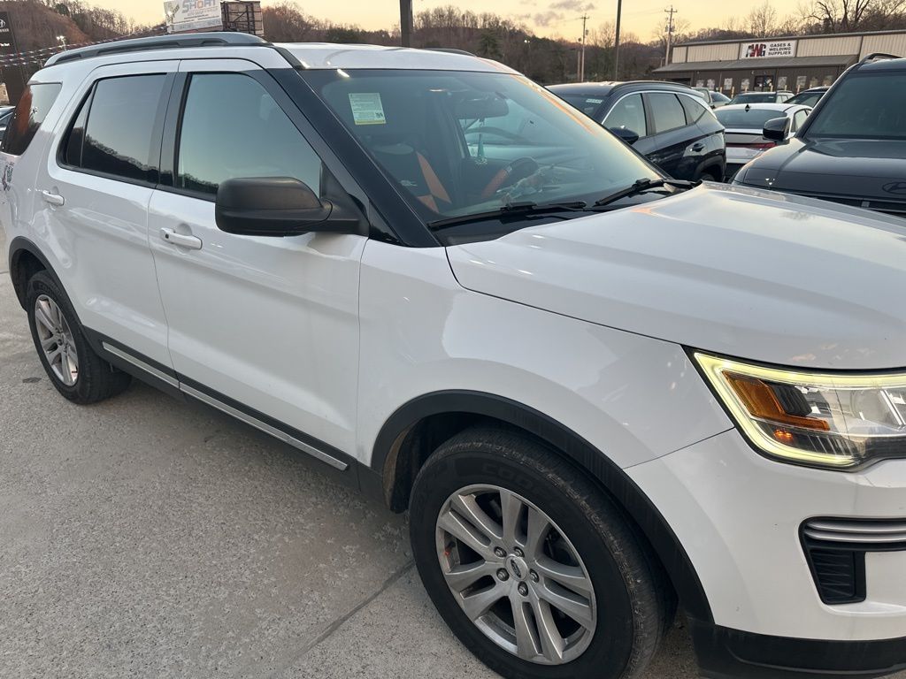 2018 Ford Explorer XLT photo 4