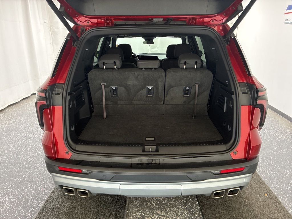 Used 2024 Chevrolet Traverse LT SUV