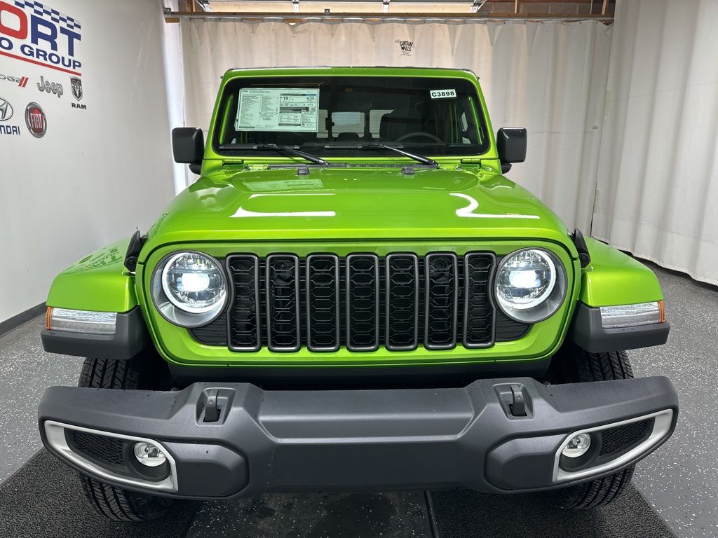 2025 Jeep Gladiator Sport S photo 4