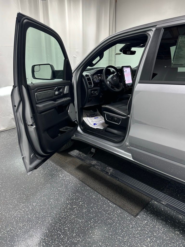 2026 RAM 1500 Laramie - Photo 9