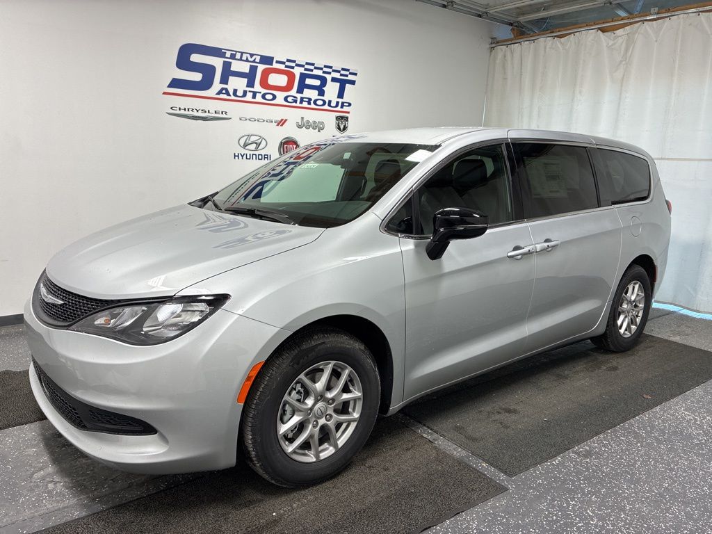 2026 Chrysler Voyager LX's photo