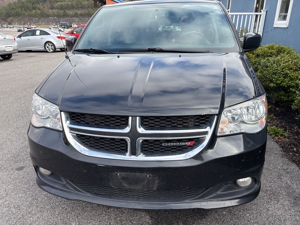 2017 Dodge Grand Caravan SXT photo 2