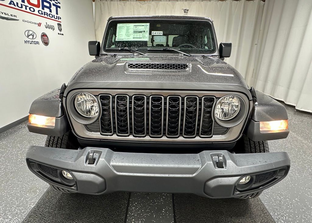 2025 Jeep Gladiator Sport S photo 2