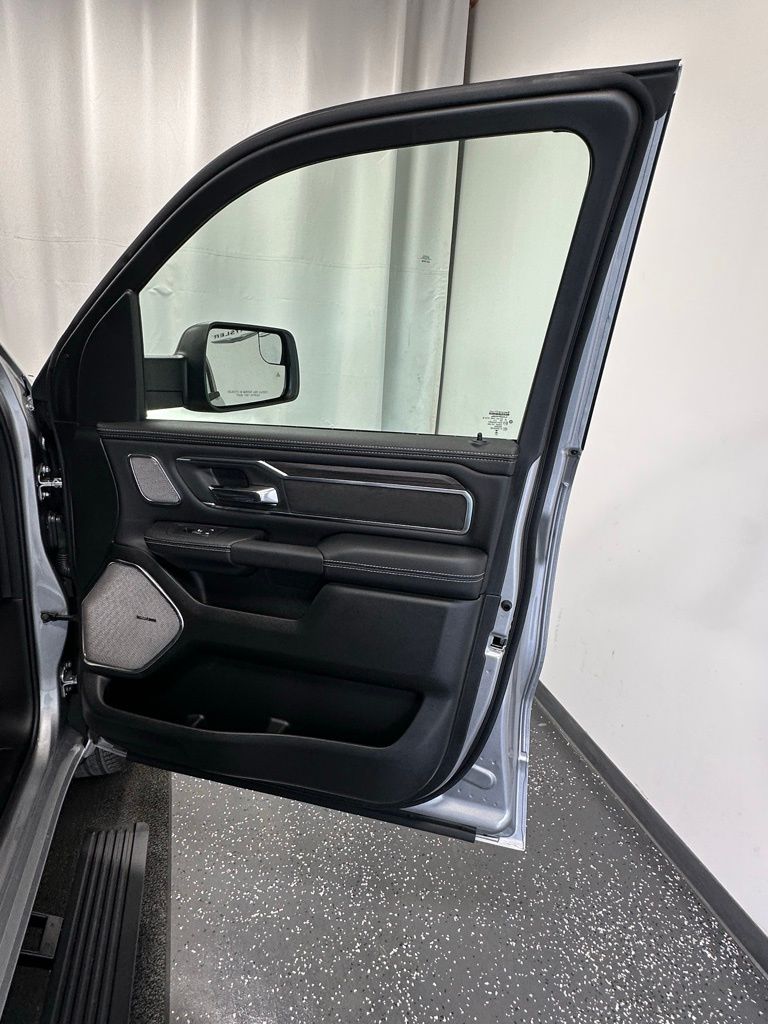 2026 RAM 1500 Laramie - Photo 17