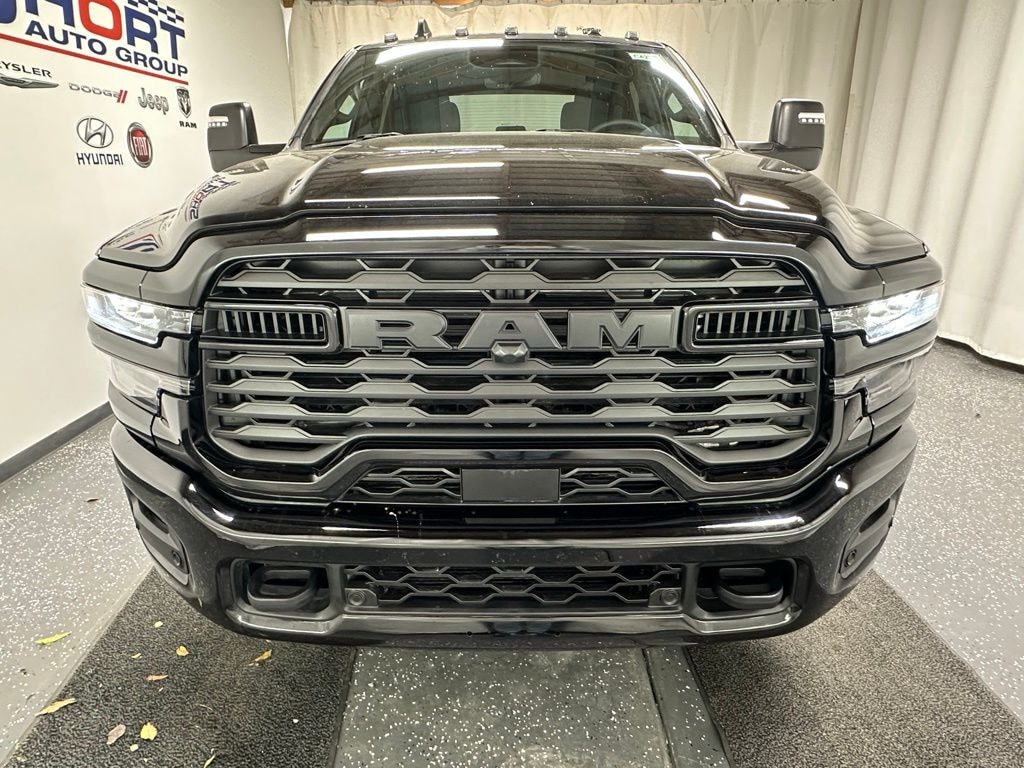 New 2025 Ram 2500 BIG HORN CREW CAB 4X4 6'4 BOX Pickup