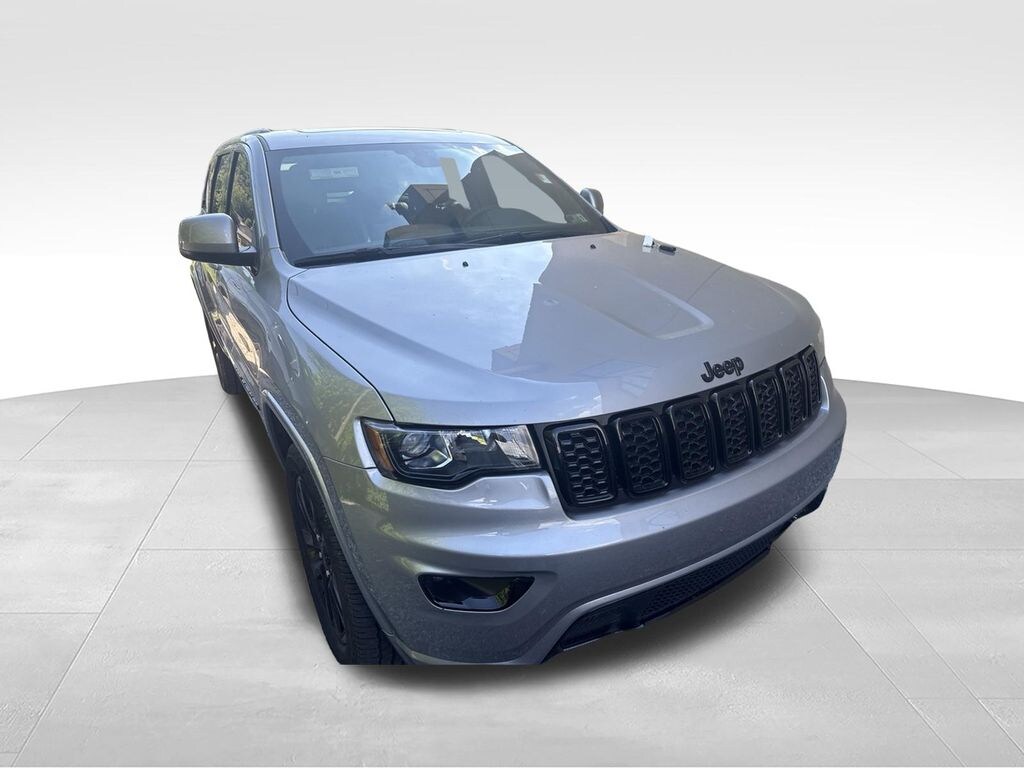 Used 2021 Jeep Grand Cherokee Laredo SUV