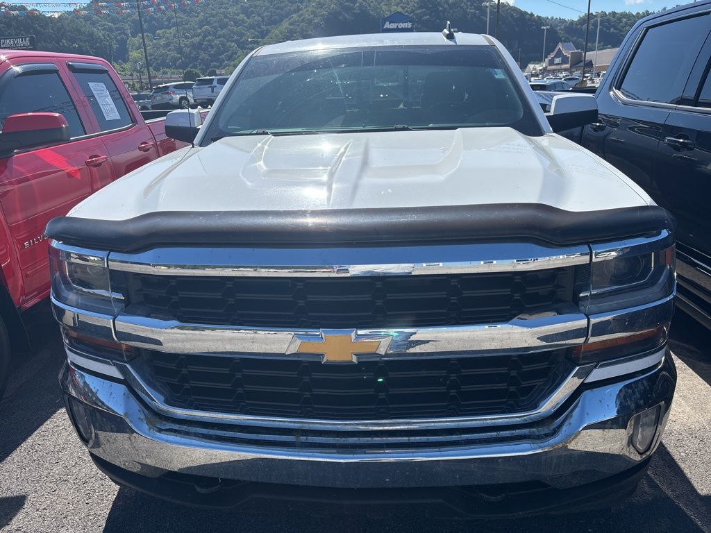 2017 Chevrolet Silverado 1500 photo 2