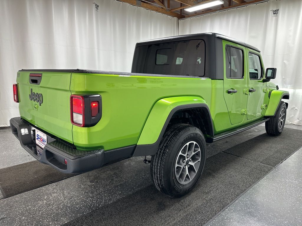 2025 Jeep Gladiator Sport S photo 3