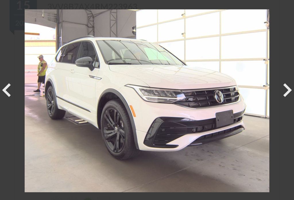2024 Volkswagen Tiguan SE R-Line Black photo 3