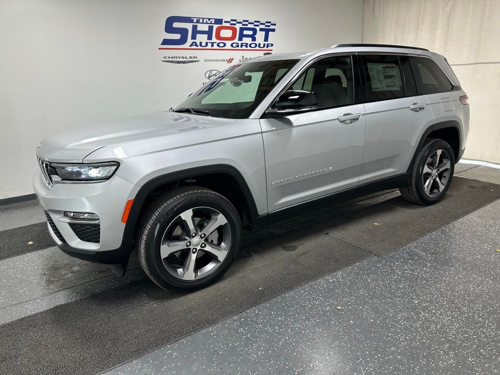 2025 Jeep Grand Cherokee Limited's photo