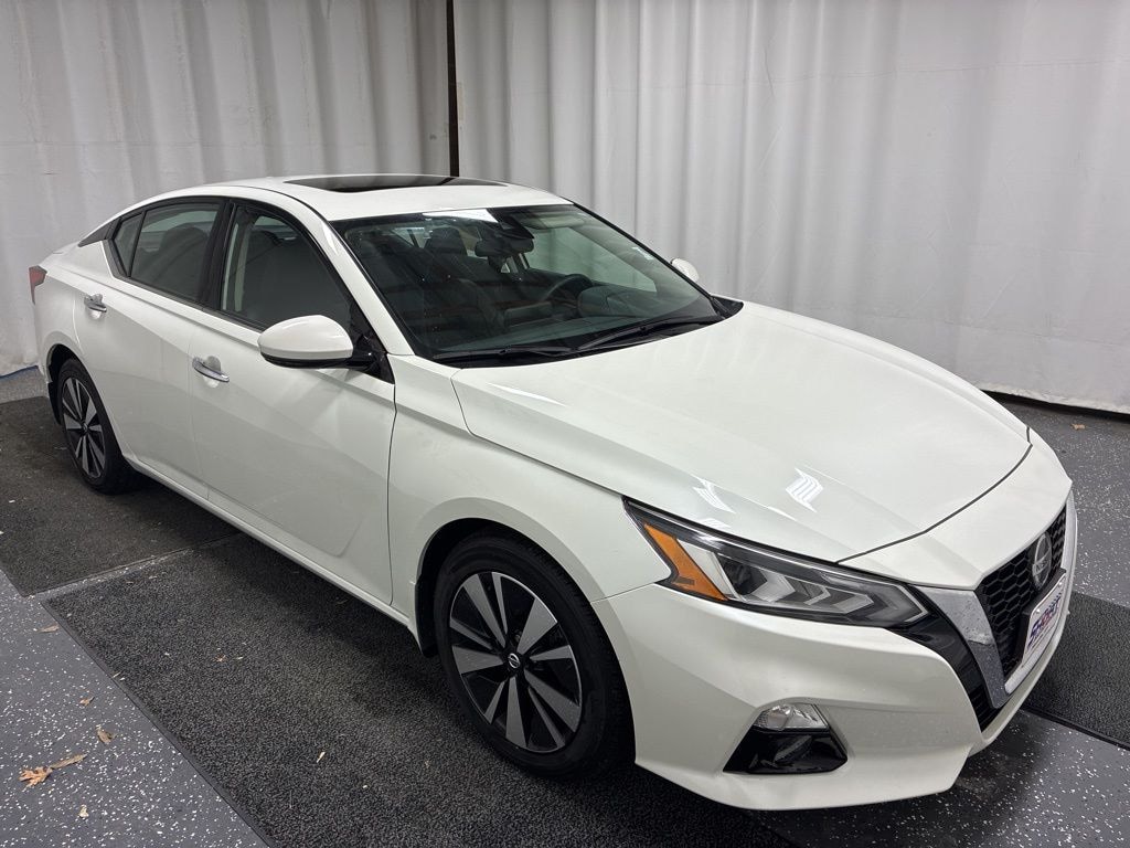 Used 2022 Nissan Altima 2.5 SL Sedan