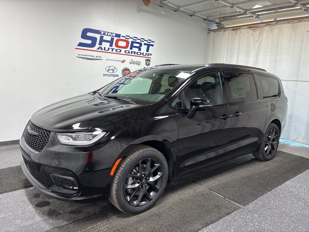 New 2026 Chrysler Pacifica SELECT AWD Passenger Van