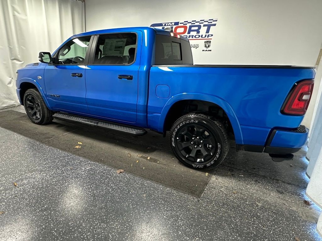 New 2026 Ram 1500 BIG HORN CREW CAB 4X4 5'7 BOX Pickup