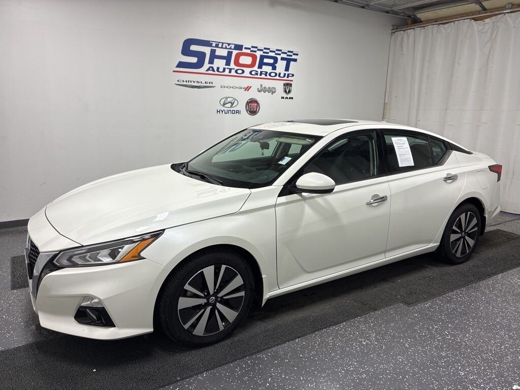Used 2022 Nissan Altima 2.5 SL Sedan