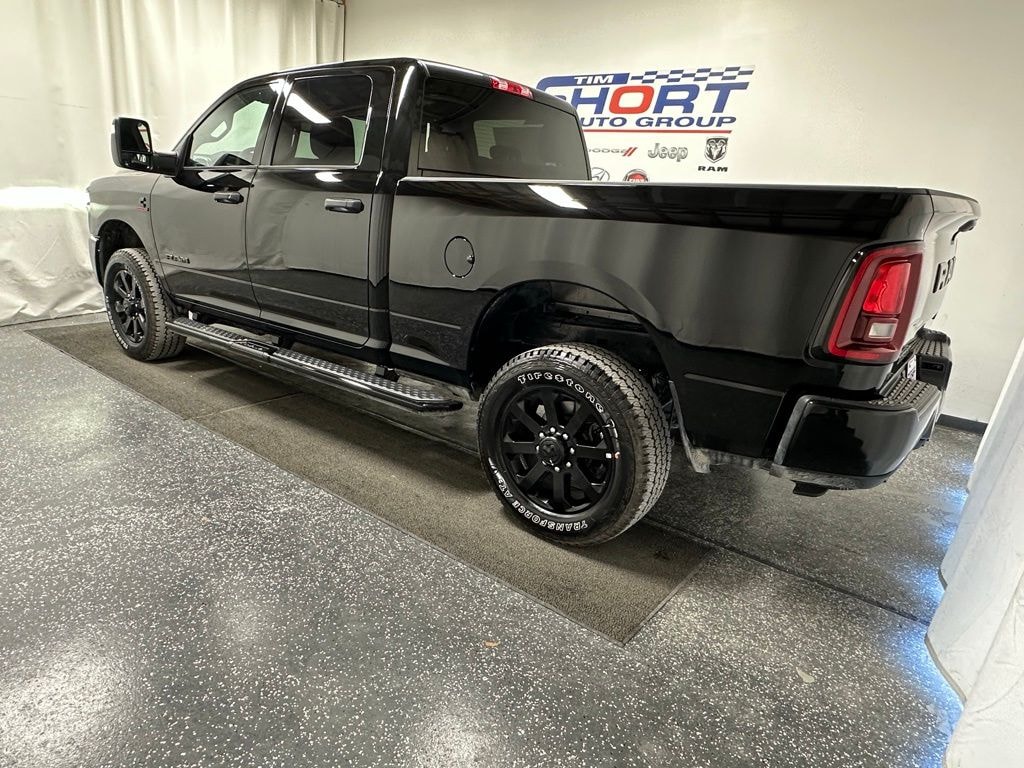 New 2026 Ram 2500 BIG HORN CREW CAB 4X4 6'4 BOX Pickup