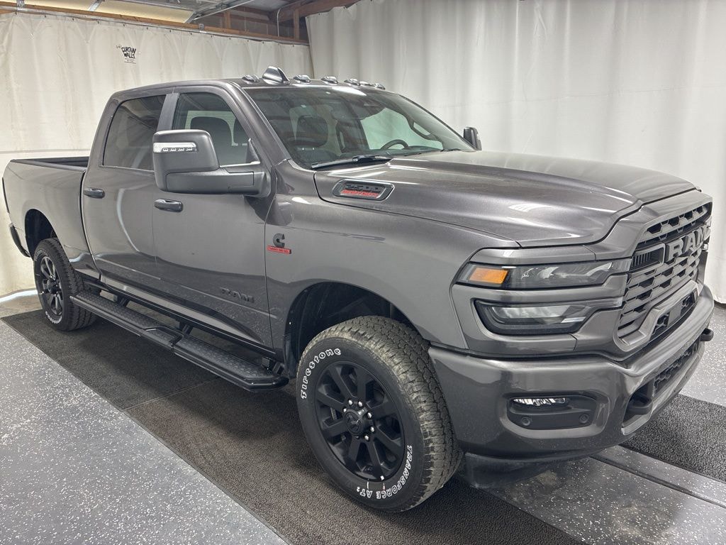 New 2025 Ram 2500 BIG HORN CREW CAB 4X4 6'4 BOX Pickup