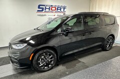 2025 Chrysler Pacifica SELECT Passenger Van