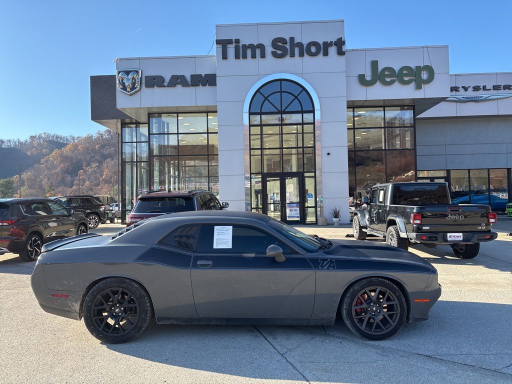2018 Dodge Challenger R/T photo 4