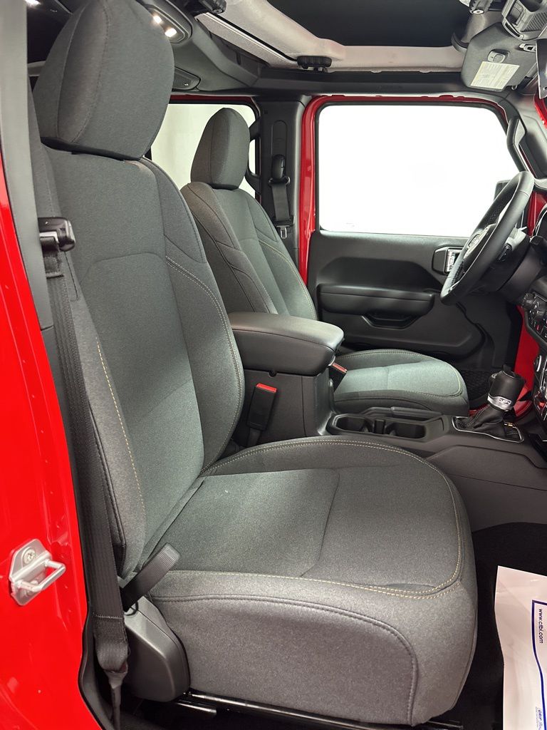 2025 Jeep Gladiator Willys - Photo 19