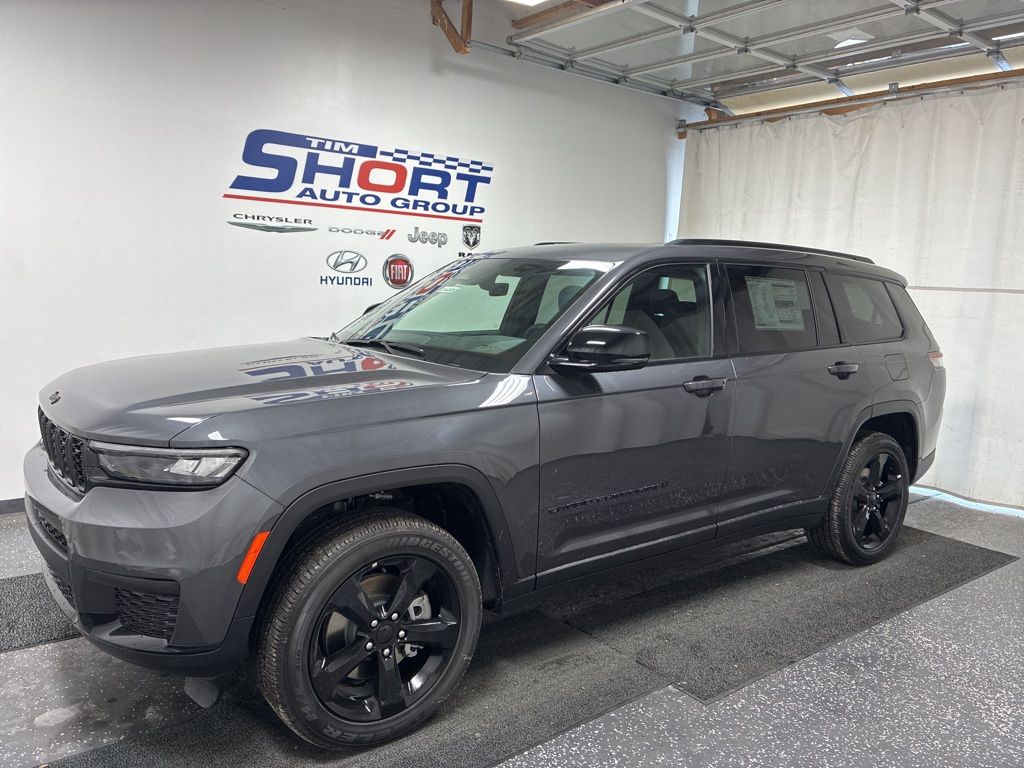 2025 Jeep Grand Cherokee L Altitude's photo