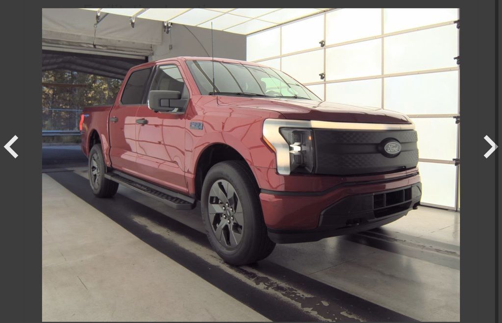 2024 Ford F-150 Lightning XLT photo 3