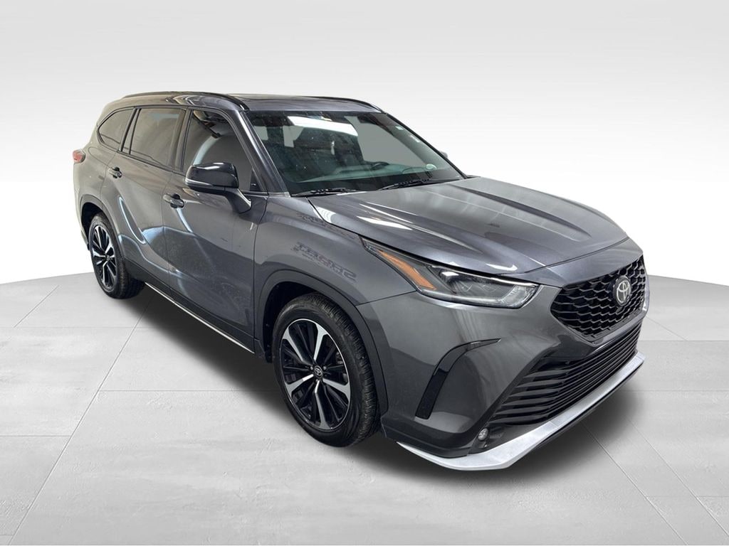 Used 2022 Toyota Highlander XSE SUV