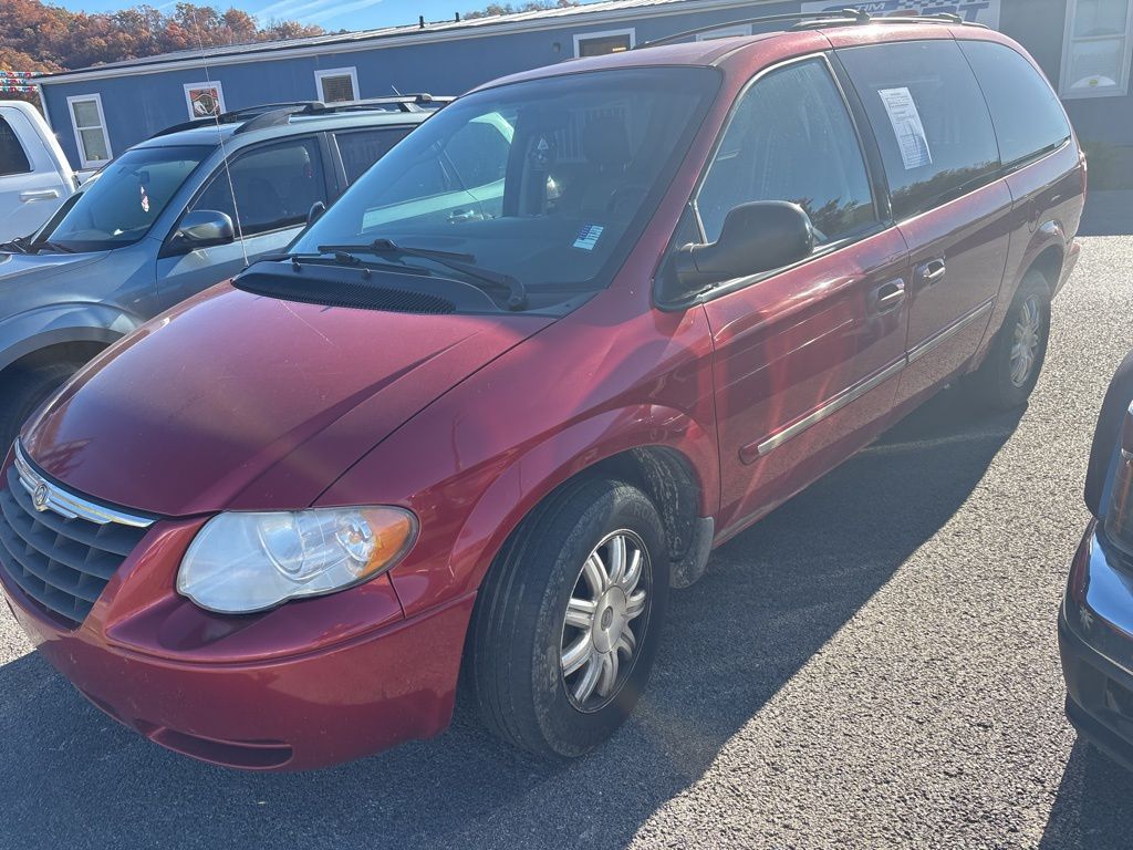 2007 Chrysler Town & Country Touring's photo