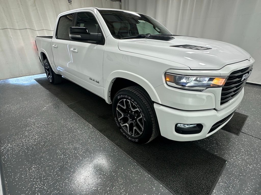 New 2026 Ram 1500 LARAMIE CREW CAB 4X4 5'7 BOX Pickup