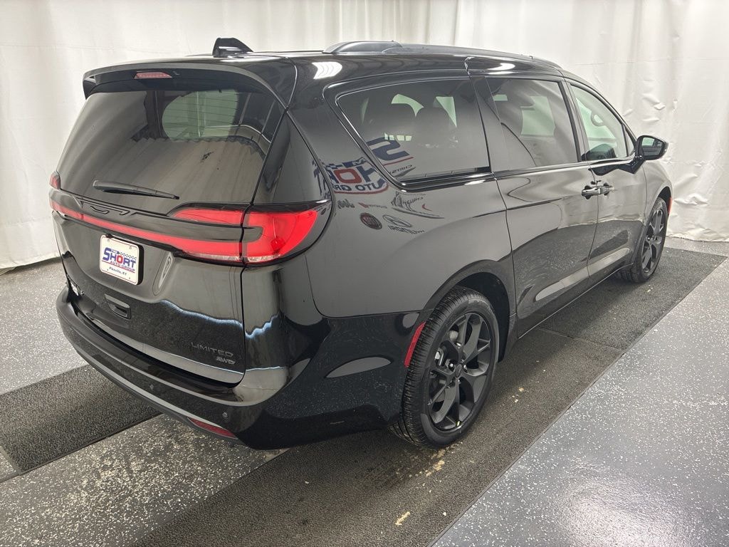 New 2027 Chrysler Pacifica LIMITED AWD Passenger Van