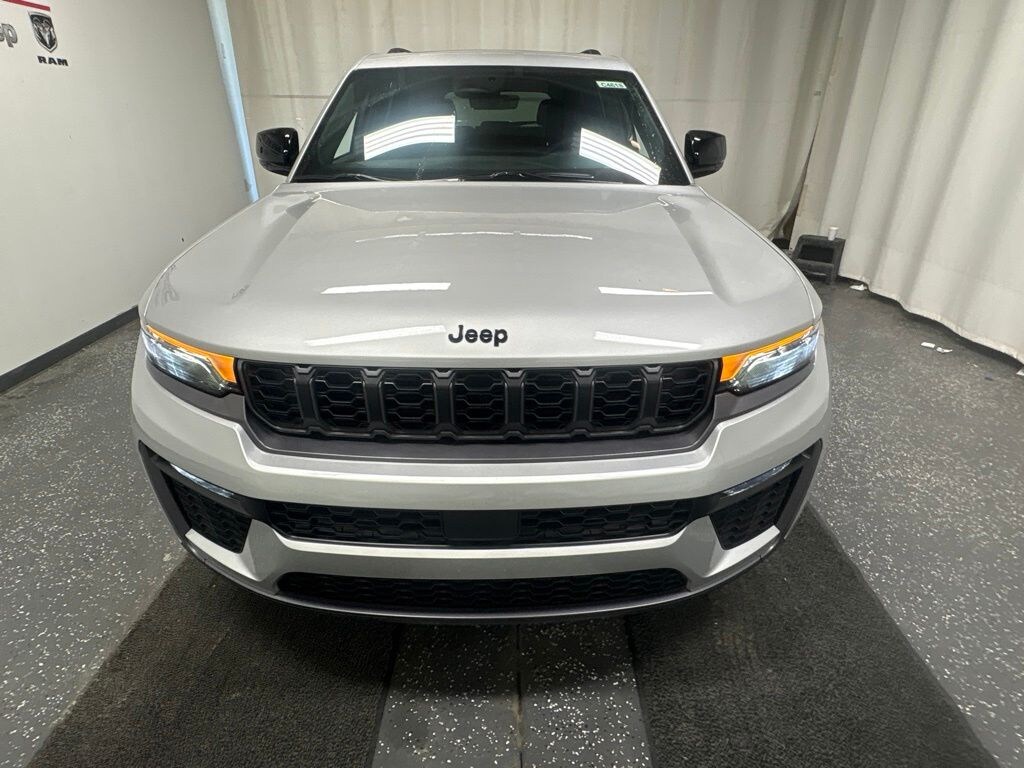 New 2026 Jeep Grand Cherokee Limited 4x4 Sport Utility