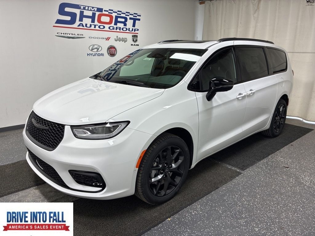 New 2026 Chrysler Pacifica LIMITED AWD Passenger Van